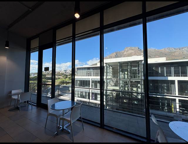 1,587M² OFFICE TO LET IN WOODSTOCK